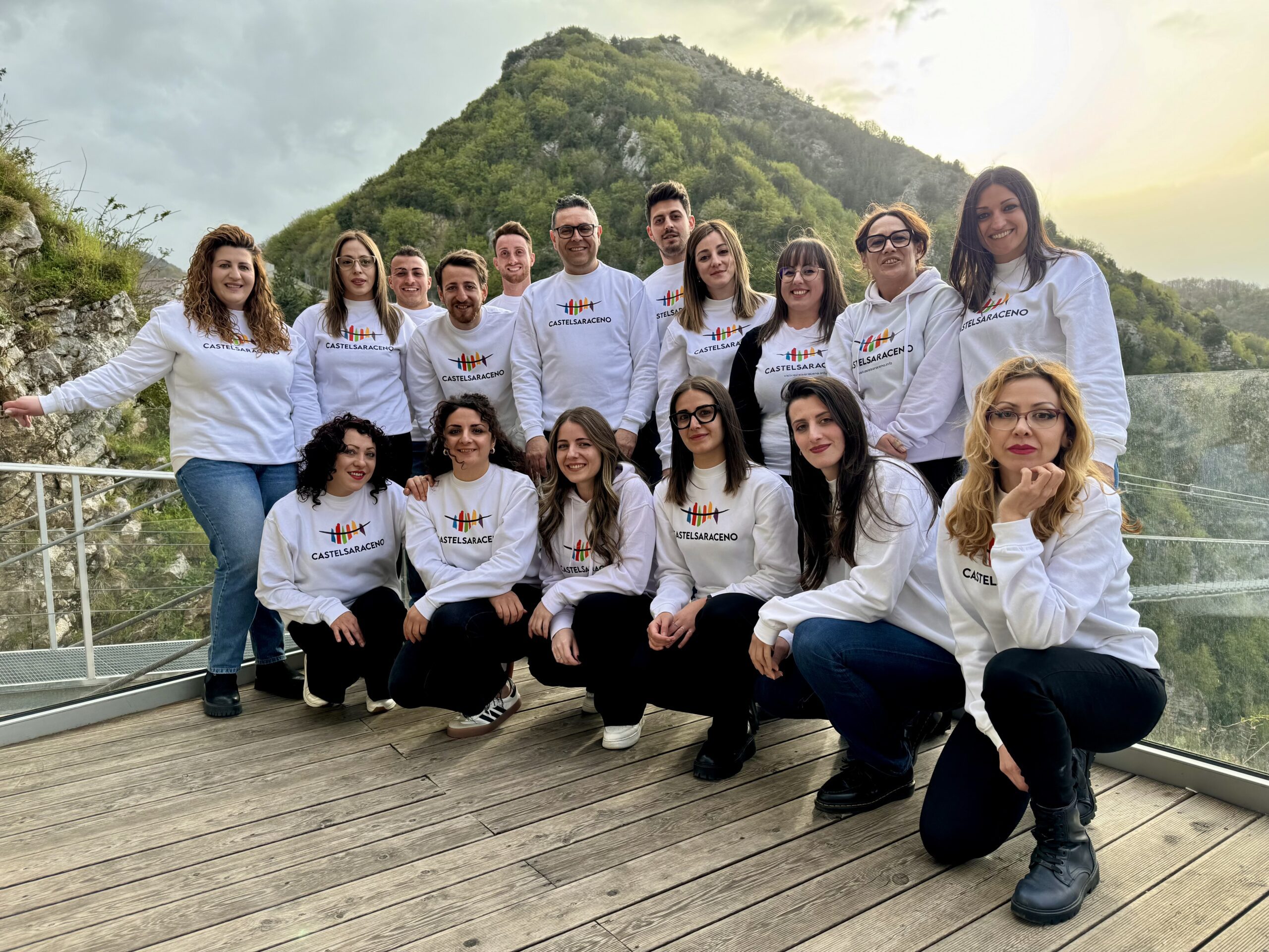 𝗤𝗨𝗔𝗧𝗧𝗥𝗢 𝗔𝗡𝗡𝗜 𝗗𝗔𝗟𝗟’𝗔𝗣𝗘𝗥𝗧𝗨𝗥𝗔 𝗗𝗘𝗟 𝗣𝗢𝗡𝗧𝗘 𝗧𝗜𝗕𝗘𝗧𝗔𝗡𝗢 𝗗𝗜 𝗖𝗔𝗦𝗧𝗘𝗟𝗦𝗔𝗥𝗔𝗖𝗘𝗡𝗢: 𝗧𝗥𝗔𝗚𝗨𝗔𝗥𝗗𝗜 𝗥𝗔𝗚𝗚𝗜𝗨𝗡𝗧𝗜 𝗘 𝗡𝗨𝗢𝗩𝗘 𝗣𝗥𝗢𝗦𝗣𝗘𝗧𝗧𝗜𝗩𝗘 𝗤𝗨𝗔𝗧𝗧𝗥𝗢 𝗔𝗡𝗡𝗜 𝗗𝗔𝗟𝗟’𝗔𝗣𝗘𝗥𝗧𝗨𝗥𝗔 𝗗𝗘𝗟 𝗣𝗢𝗡𝗧𝗘 𝗧𝗜𝗕𝗘𝗧𝗔𝗡𝗢 𝗗𝗜 𝗖𝗔𝗦𝗧𝗘𝗟𝗦𝗔𝗥𝗔𝗖𝗘𝗡𝗢: 𝗧𝗥𝗔𝗚𝗨𝗔𝗥𝗗𝗜 𝗥𝗔𝗚𝗚𝗜𝗨𝗡𝗧𝗜 𝗘 𝗡𝗨𝗢𝗩𝗘 𝗣𝗥𝗢𝗦𝗣𝗘𝗧𝗧𝗜𝗩𝗘