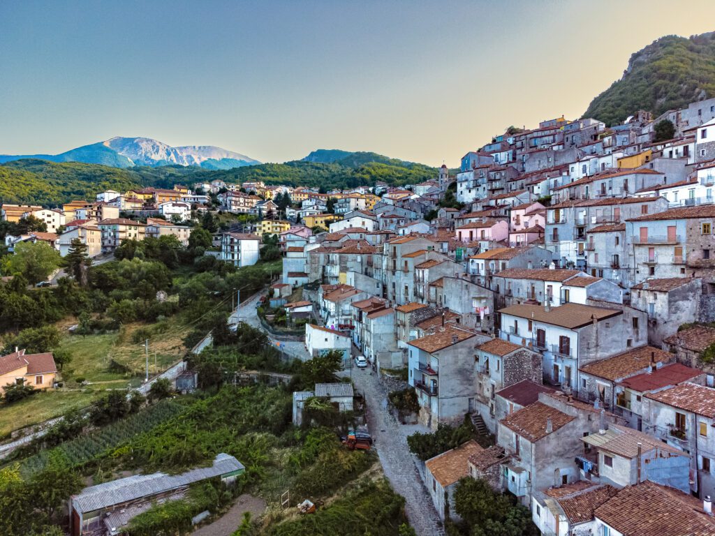 DOVE VIAGGI CORRIERE: CASTELSARACENO TRA OSPITALITA’ DIFFUSA E RIGENERAZIONE URBANA