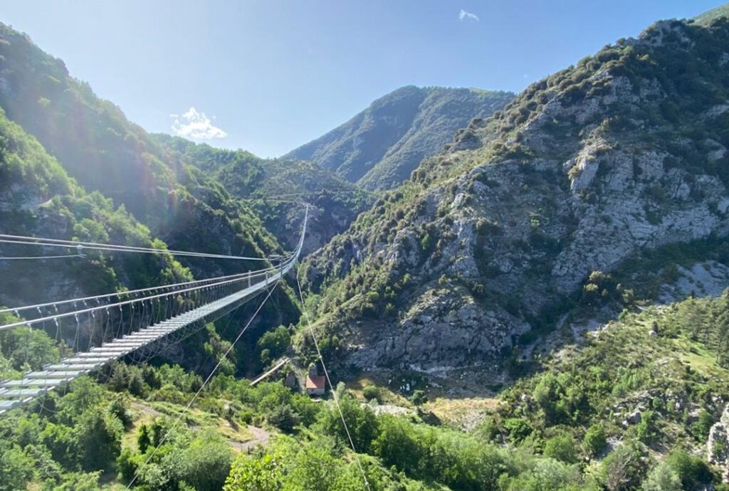 È in Basilicata il ponte tibetano più lungo del mondo. Ecco le immagini (e i numeri da record)