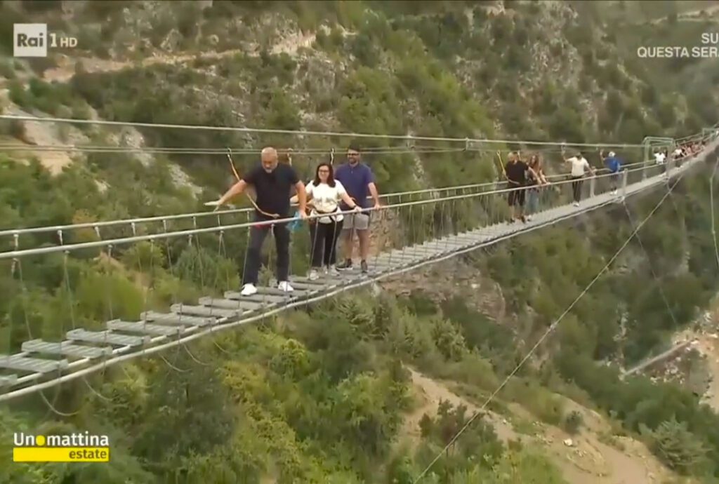 UNO MATTINA  – In Basilicata il ponte tibetano da record